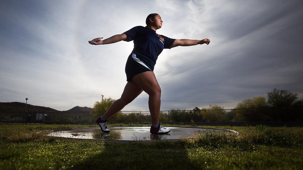 Gabrianna Gonzalez, de Cholla High, es una atleta completa